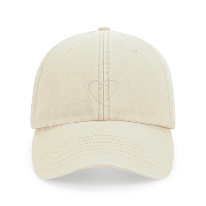Beige Vintage Cap mit Ton-in-Ton Herz-Stickerei – Adept Studios